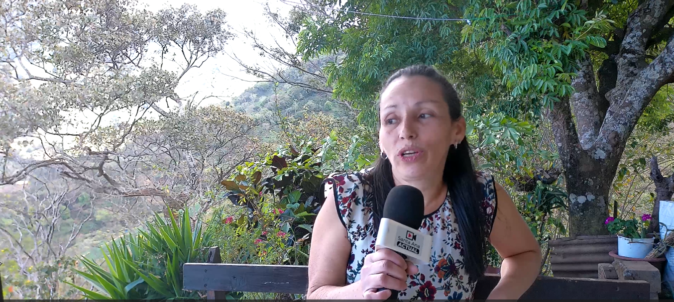 Vecina de Pabellón, 15 años en la oscuridad y sin acceso seguro a su vivienda