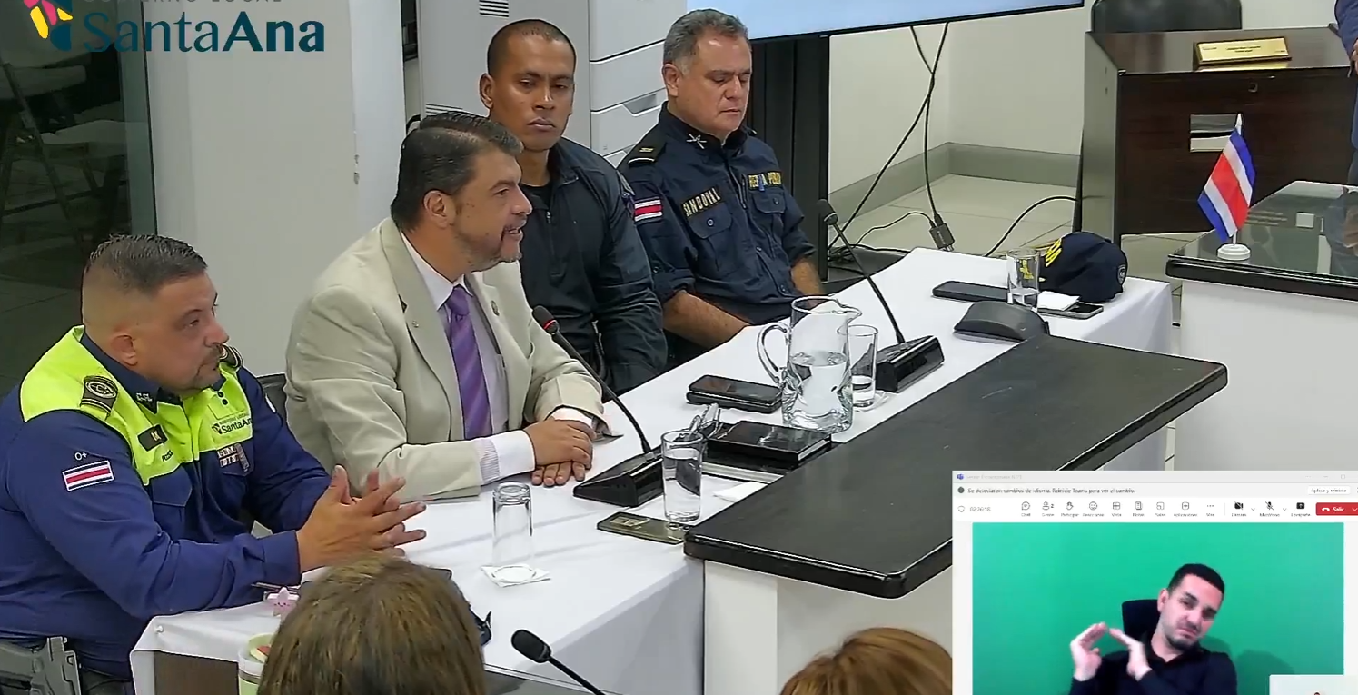 Ministro de Seguridad don Mario Zamora, Fuerza Pública y Policía Municipal visitaron el Concejo Municipal este jueves