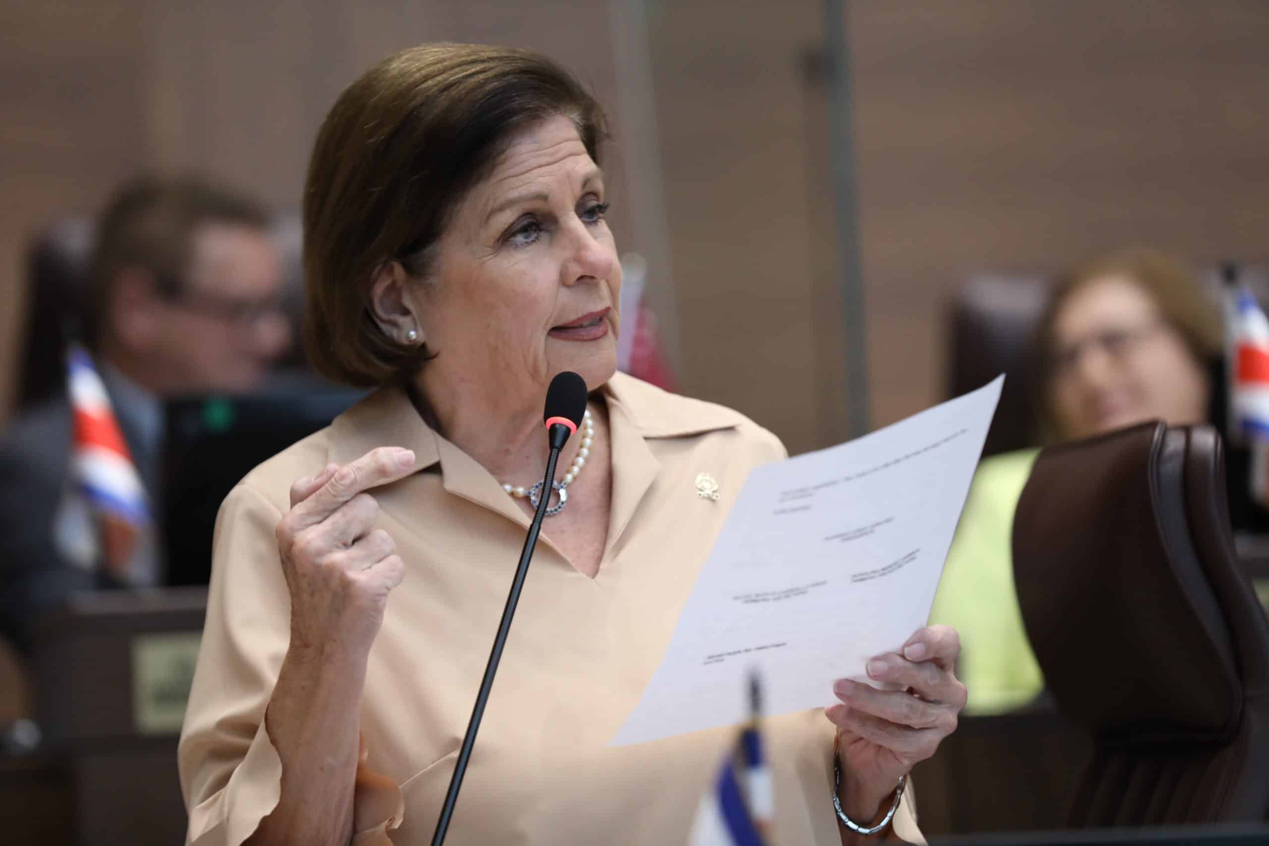 Pilar Cisneros advierte que bloqueará el Plenario para frenar el proyecto del Parque Lorne Ross