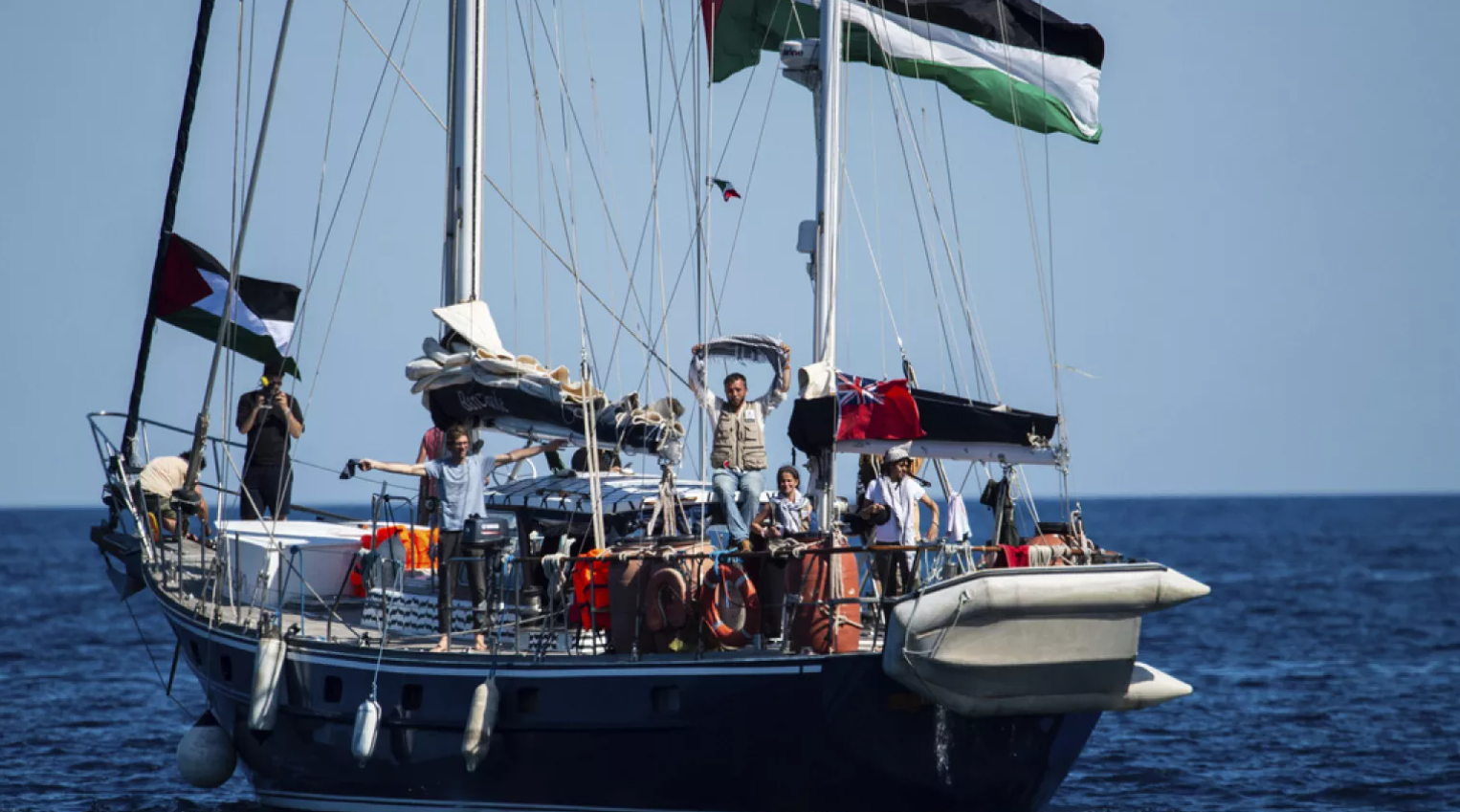 Israel ordena bloquear barco humanitario con Greta Thunberg rumbo a Gaza