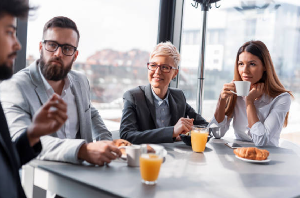 Desayuno empresarial busca abrir oportunidades laborales para personas migrantes y refugiadas