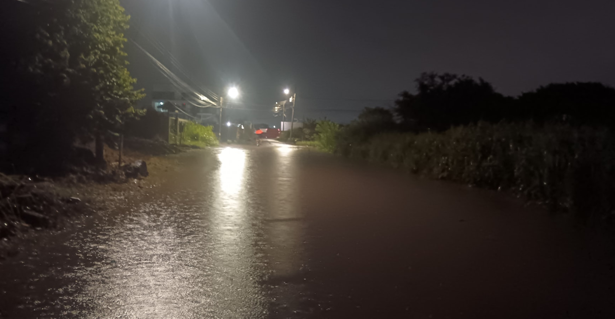 Concejo Municipal aprueba ayuda económica para familias afectadas por inundaciones en Calle El Tajo en Lindora