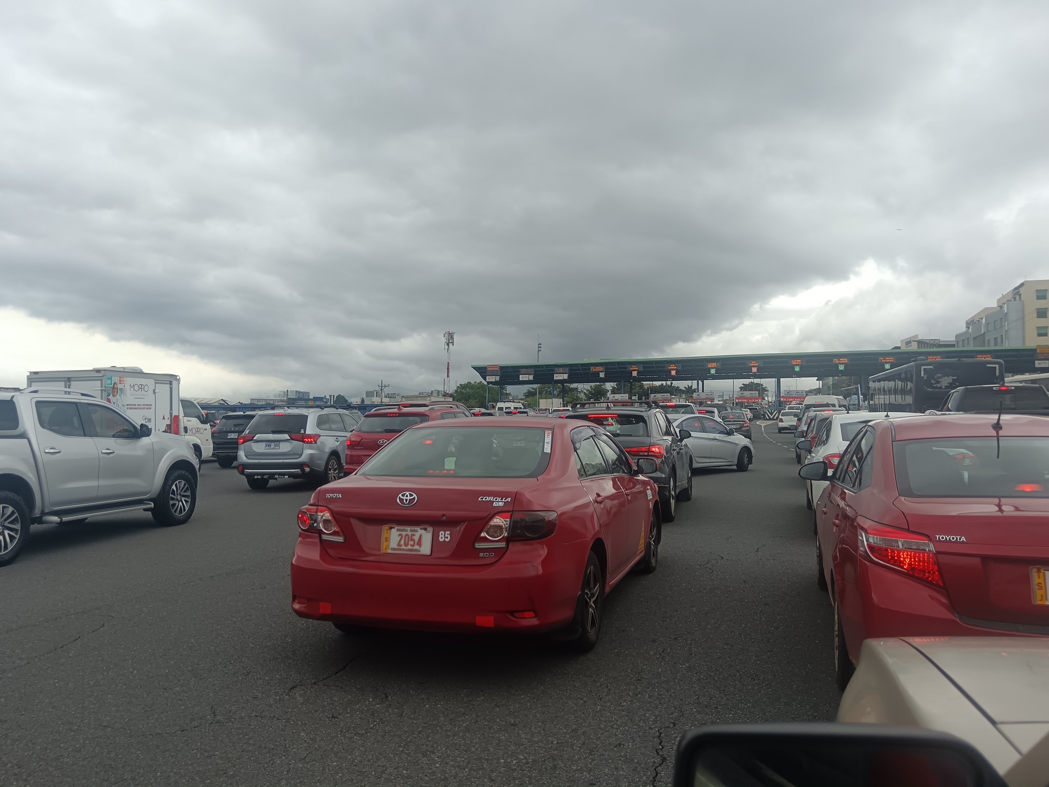 Crecimiento urbano y aumento de flota vehicular sin control agrava el caos diario de la Ruta 27