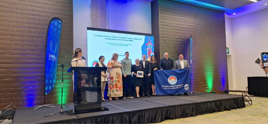 Gobierno Local recibe siete Banderas Azul Ecológica por su compromiso ambiental