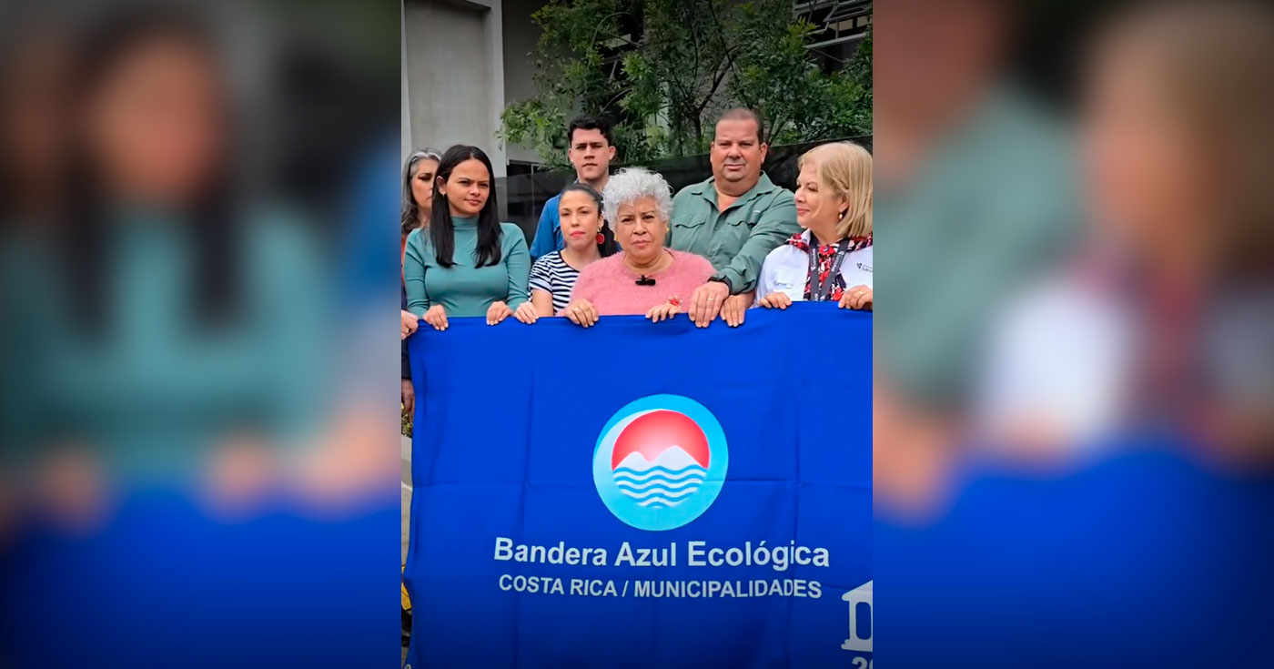 Edificios municipales reciben Bandera Azul por cumplimiento ambiental
