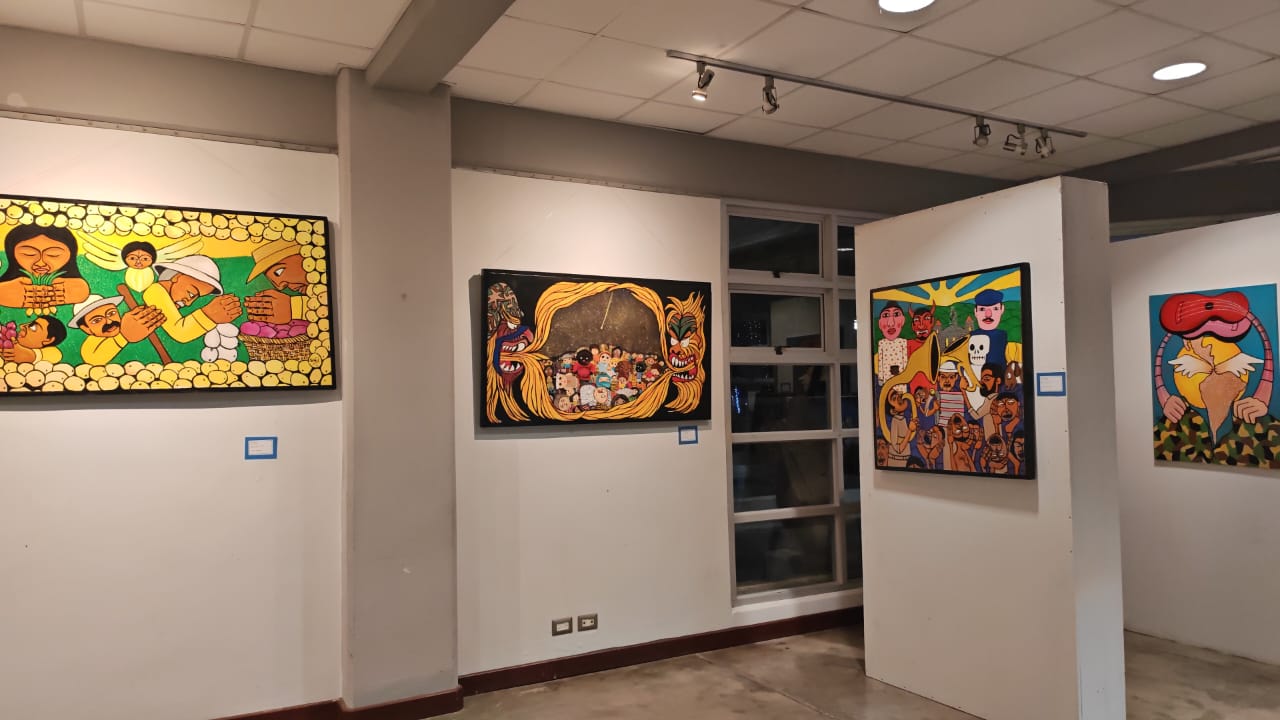 Don Víctor Arce exhibe su obra en el EMAI resaltando la identidad santaneña