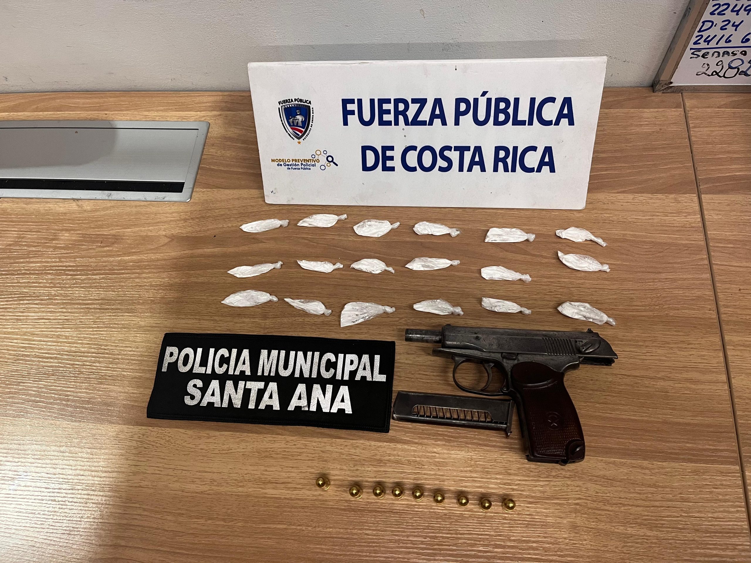 Policía Municipal y Fuerza Pública intervienen vehículo alertado en ruta 27