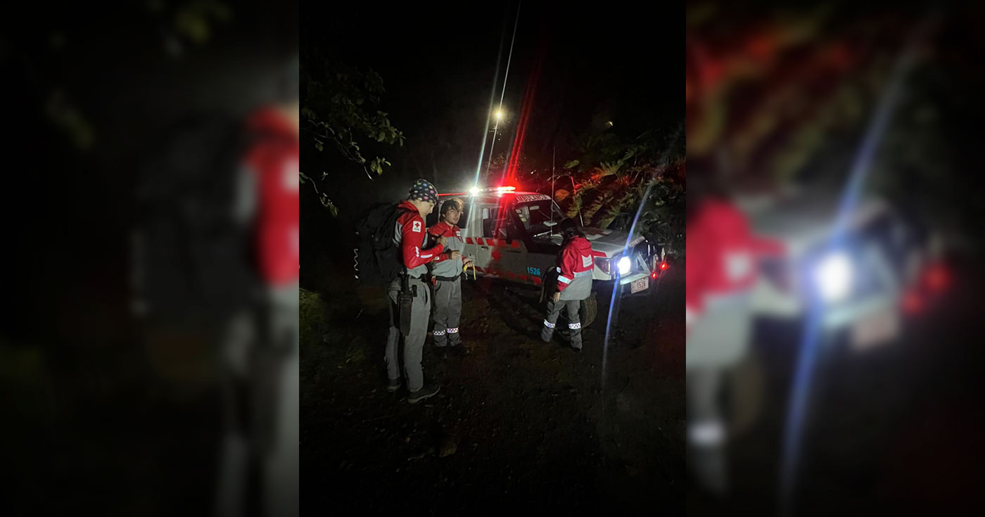 Dos hombres son rescatados por la Cruz Roja de Santa Ana tras quedar atrapados en Pico Blanco