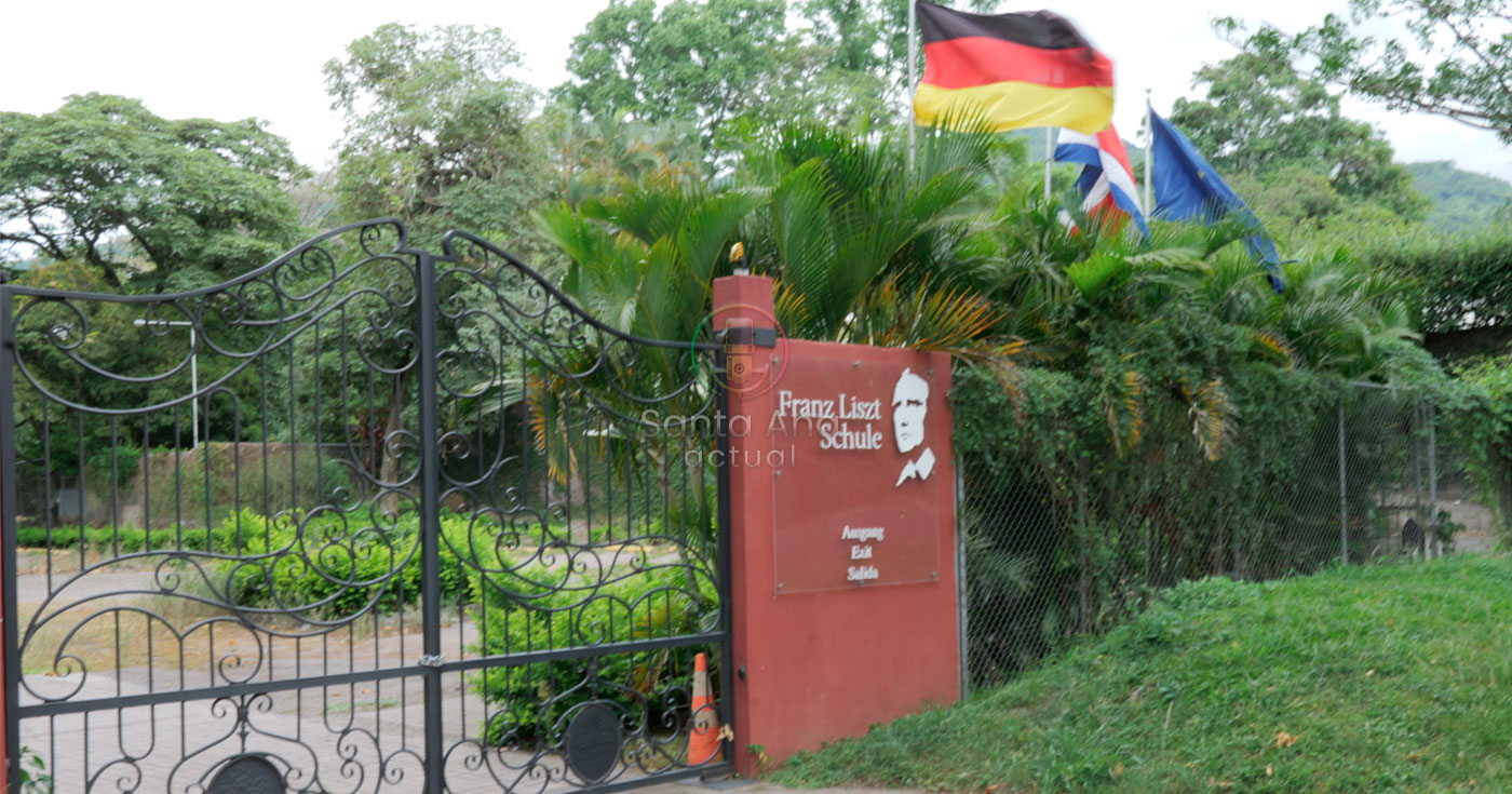 Colegio privado en Santa Ana acumula deuda millonaria y enfrenta reclamos laborales